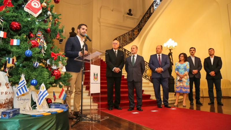 PORTO ALEGRE, RS, BRASIL, 02/12/2019 - Montagem da Árvore das Nações no Palácio Piratini. Fotos: Gustavo Mansur/ Palácio Piratini