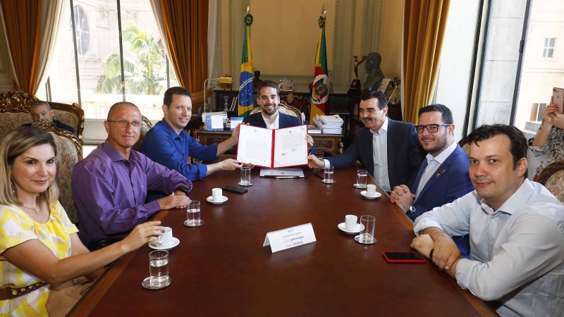 27 12 2019 Ato de sanc?a?o do Projeto de Lei 512 19, com a participac?a?o do Prefeito de Porto Alegre, Nelson Marchezan Jr  9A