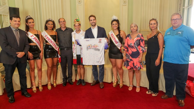 Governador recebe comitivas do Interior
