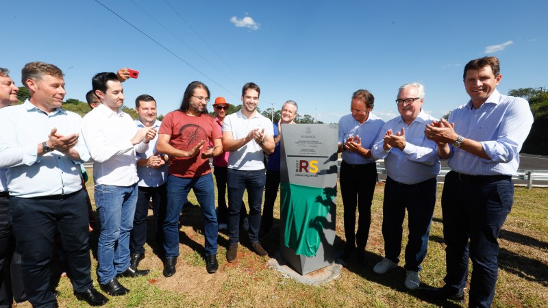 CRUZ ALTA, RS, BRASIL, 1/3/2020. O governador Eduardo Leite entregou o trevo do Acesso Norte a Cruz Alta, entre os 153,5km e 154,8km da ERS 342, na tarde deste domingo, em Cruz Alta. Foto: Itamar Aguiar/Palácio Piratini.