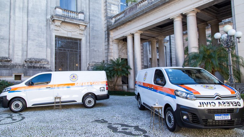 PORTO ALEGRE, RS, BRASIL, 27.05.2020 - Governador faz a entrega de duas vans para a Defesa Civil. Fotos: Gustavo Mansur/ Pal&aacute;cio Piratini