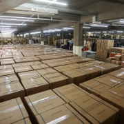 A carga de 230 respiradores foi entregue no setor de suprimentos da SES