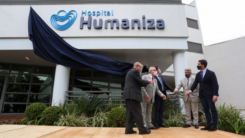 PORTO ALEGRE, RS, BRASIL, 05/10/2020 - O governador Eduardo Leite participou da cerimônia de inauguração do Hospital Humaniza, nesta segunda-feira (5/10). Idealizado para ser um dos principais hospitais do Rio Grande do Sul, o hospital integra a rede do C