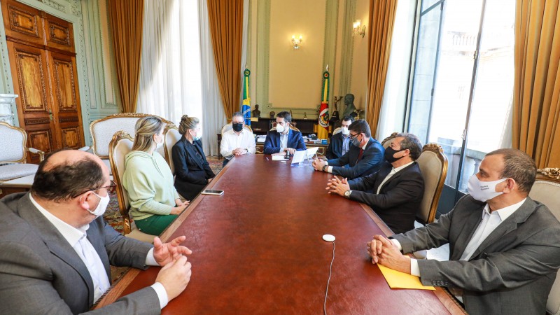 PORTO ALEGRE, RS, BRASIL, 30.4.2021. Governador Eduardo Leite durante . Foto: Itamar Aguiar/Pal&aacute;cio Piratini.