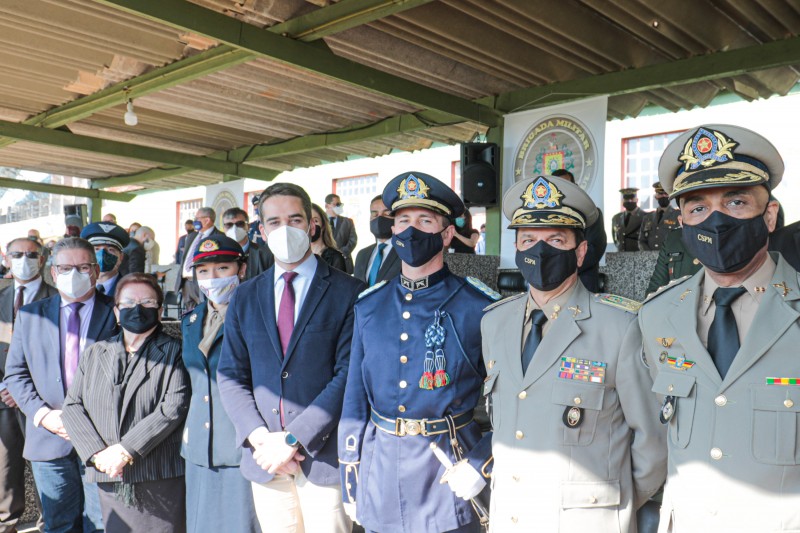 PORTO ALEGRE, RS, BRASIL, 9.7.2021. Governador Eduardo Leite, durante Entrega do Espadim Tiradentes para os alunos oficiais do Curso Superior de Polícia Militar da Brigada Militar, na manhã desta sexta-feira (9/7). Fotos: Itamar Aguiar/ Palácio Piratini