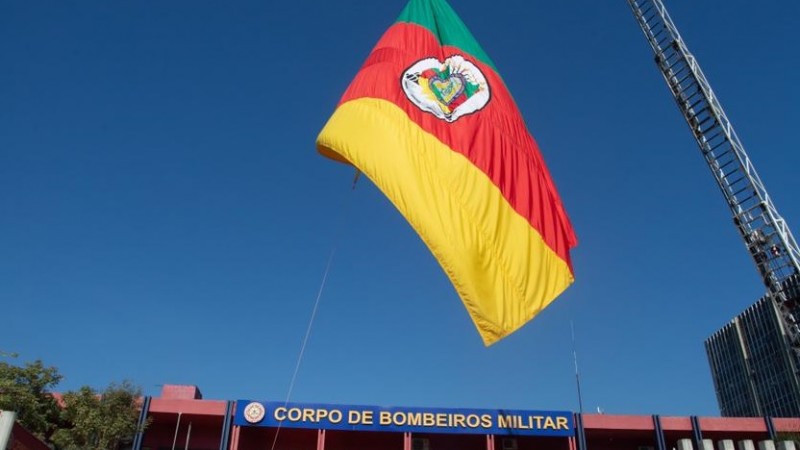 Bandeira RS meio mastro1