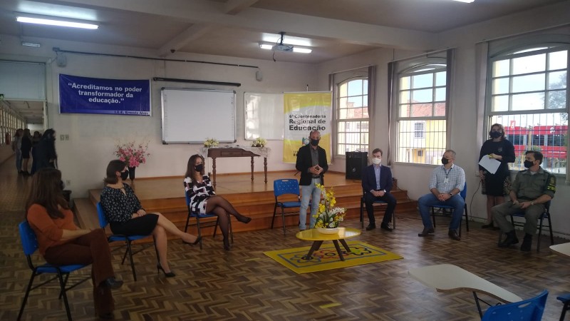 Entrega de aparelhos celulares projeto alquimia II (2)