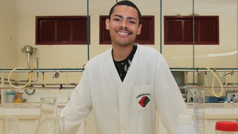 Dexter Pires Seider