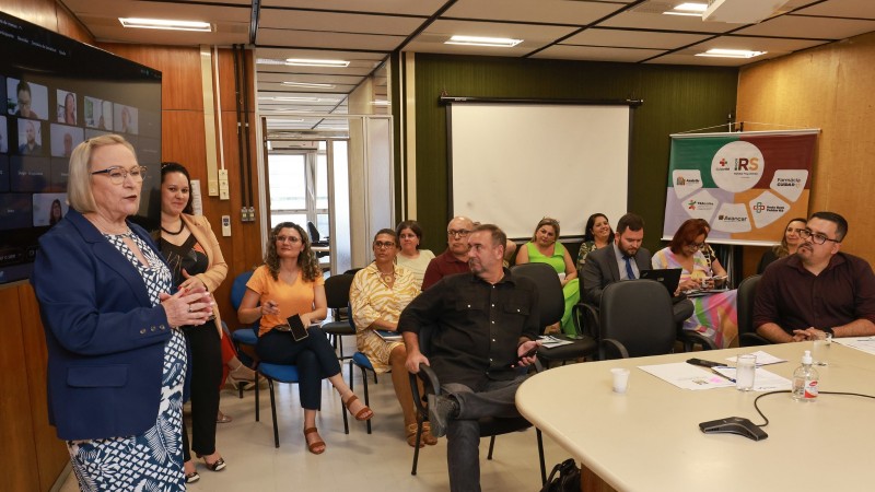 Arita Bergmann apresenta metas da saúde para cosems