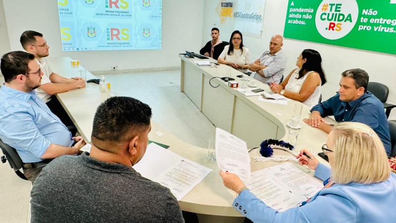 arita bergmann em reunião sobre terra guarita indigena