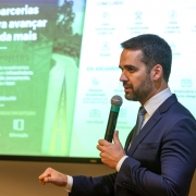 Leite   palestra em reunião almoço no Sinduscon 1