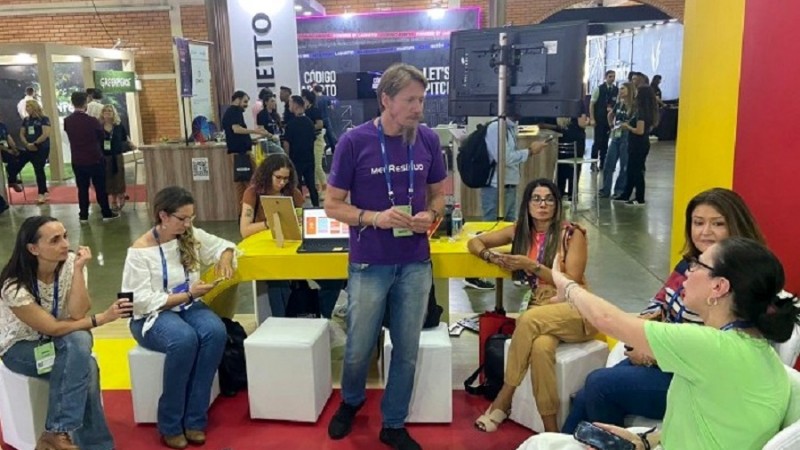 No primeiro dia do evento, houve um painel sobre sustentabilidade com a participa&ccedil;&atilde;o da startup Meu Res&iacute;duo