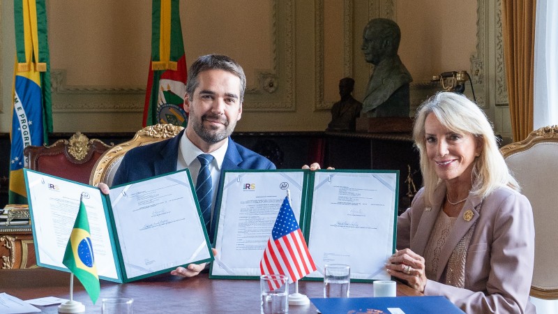 Leite recebe embaixadora dos Estados Unidos