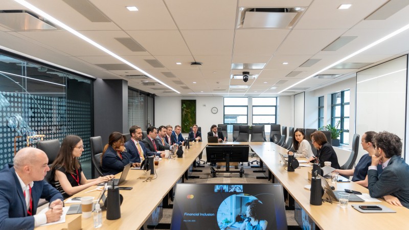 Leite e comitiva Mastercard Tech Hub 1