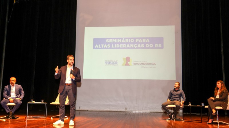 Na abertura do evento Leite destacou a importância da gestão de pessoas para o sucesso da administração
