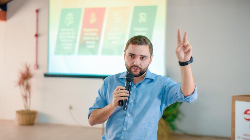 Gabriel   palestra Acic Camaquã