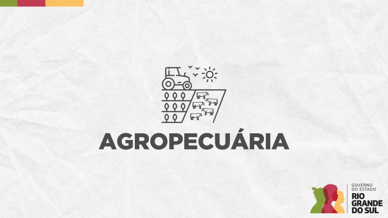 Card em fundo cinza, no qual está escrito Agropecuária ao centro, logo abaixo de um ícone formado por uma imagem representativa do campo dividido em plantação do lado esquerdo e criação de gado do lado direito, sobre o qual está um trator do lado esquerdo e um sol do lado direito. No canto inferior direito está a logomarca utilizada pela gestão 2023-2026 do governo do Rio Grande do Sul.