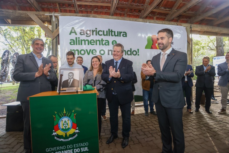 Ex-secretário Domingos Velho Lopes foi homenageado durante a cerimônia