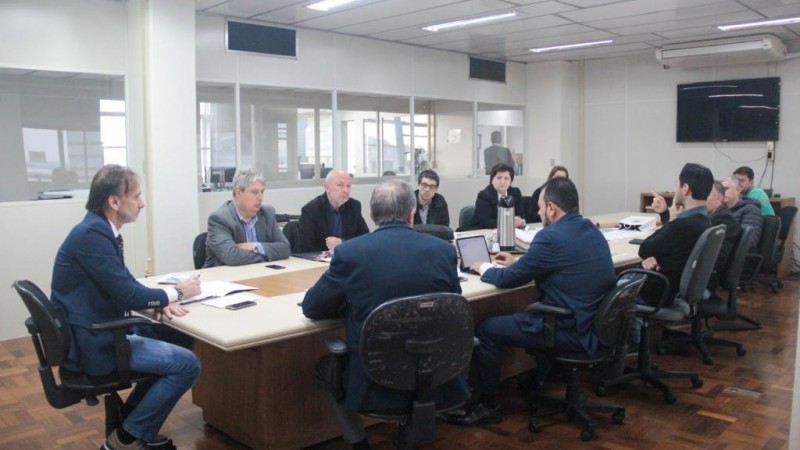 Reunião com secretário e prefeitos de Canela e Caxias