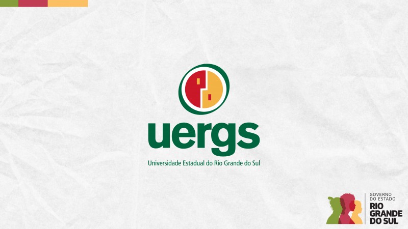 Card em fundo cinza com a logomarca colorida da Universidade Estadual do Rio Grande do Sul (Uergs). No canto inferior direito do Card está a logomarca utilizada pela gestão 2023-2026 do governo do Rio Grande do Sul.