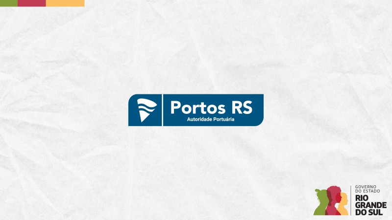 Card em fundo cinza com a logomarca colorida da Portos RS ao centro. No canto inferior direito do Card está a logomarca utilizada pela gestão 2023-2026 do governo do Rio Grande do Sul.