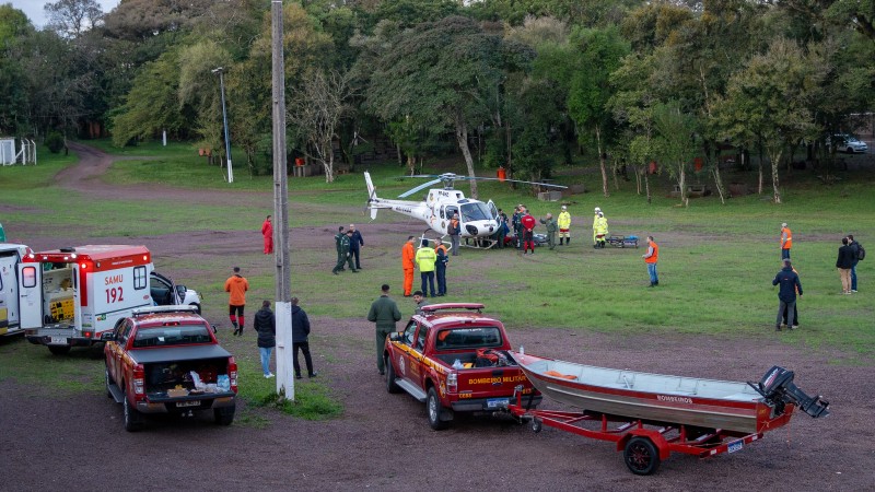 Helicóptero salvamento enchentes