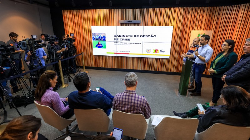 coletiva imprensa enchentes set2023
