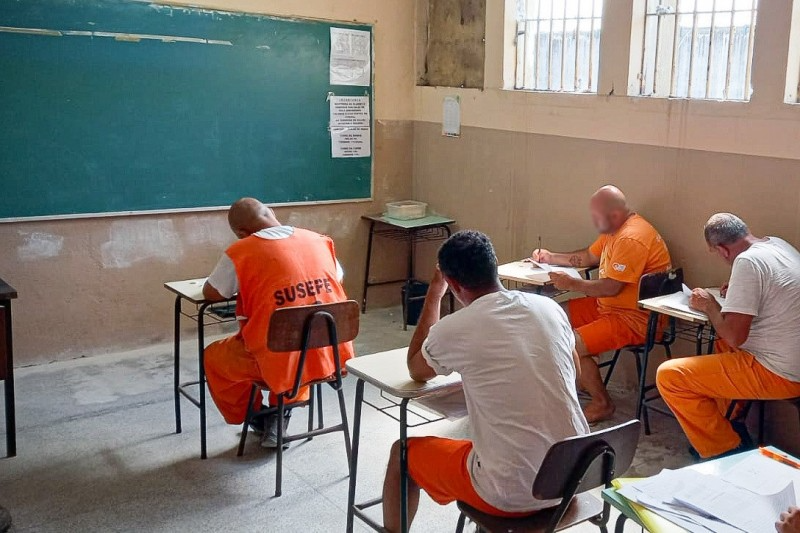 Mais de 1,2 mil presos vão fazer a prova do Enem para pessoas