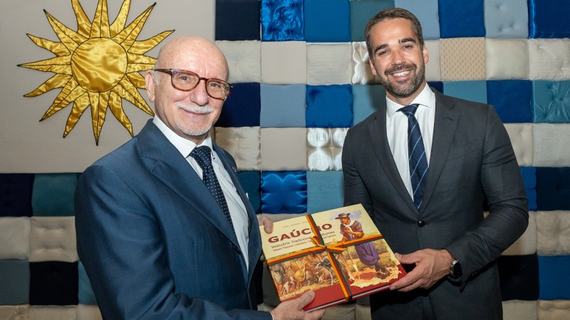 Leite e embaixador uruguaio Guillermo Valles