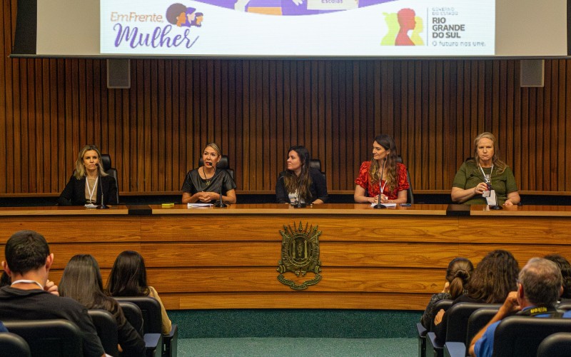 mesa de abertura MARIA DA PENHA NAS ESCOLAS 2023