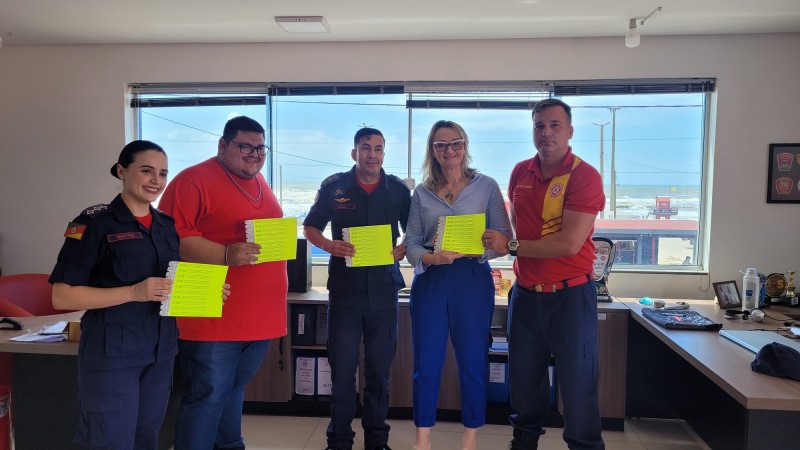 Estado entrega 10 mil pulseiras de identifica&ccedil;&atilde;o para o Corpo de Bombeiros distribuir entre as crian&ccedil;as jan24