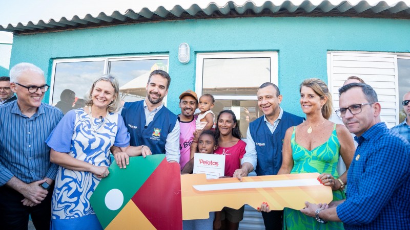 Entrega de 35 casas em Pelotas