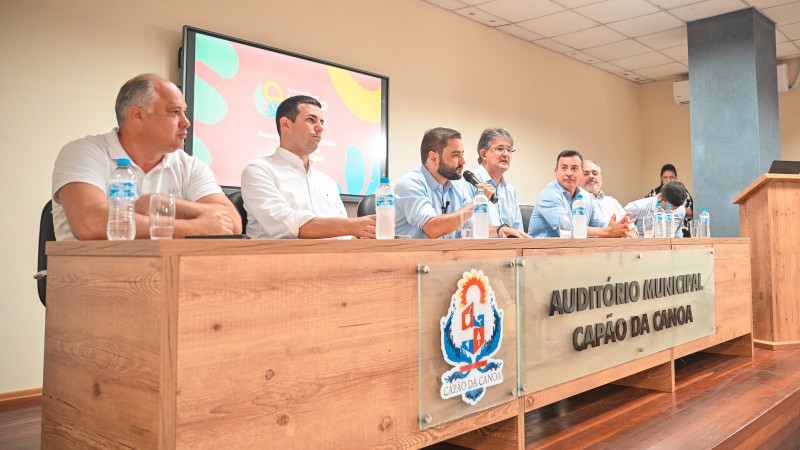Gabriel Souza conduziu a reunião realizada em Capão da Canoa