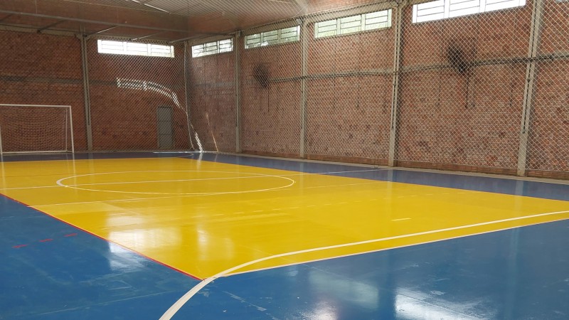 Mais de R$ 236 mil foram investidos na quadra poliesportiva da Toyama, de Porto Alegre