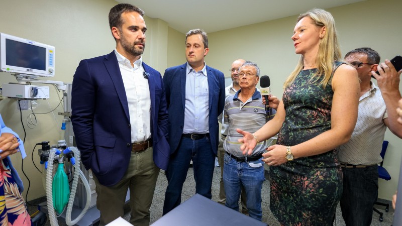 Governador inaugura equipamentos no Hospital de Caridade de Canguçu fev24