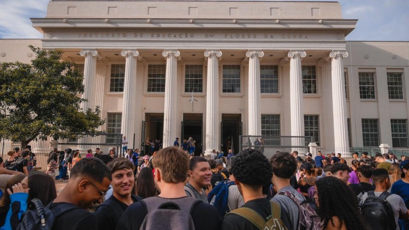 Estudantes no primeiro dia após reforma do IE   fev24