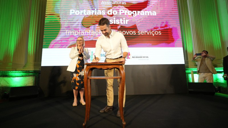 Leite e Arita Novos serviços do Assistir e investimentos no Avançar na Saúde