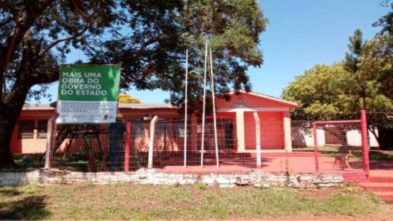 Imagem da fachada da Escola Timbauva em São Borja.