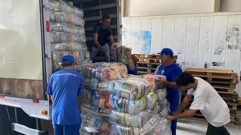Primeira etapa de entregas de kist de alimentos ou cestas básicas