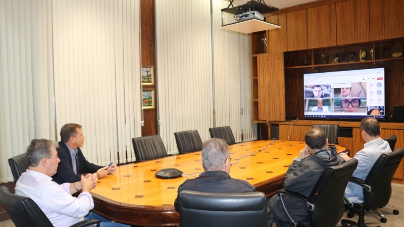 reunião híbrida Gabinete de Apoio ao Empreendedor