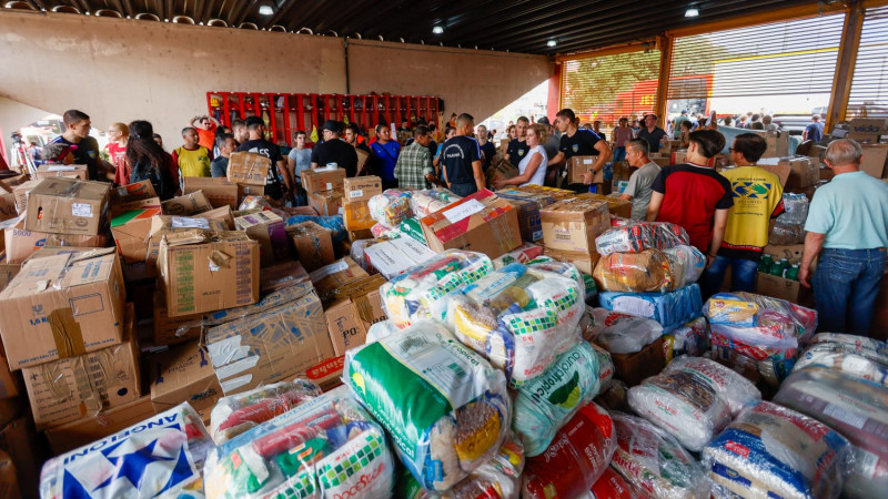 Estados doam R$ 50 milhões, 2 mil toneladas de donativos e mais de 421 mil litros de água