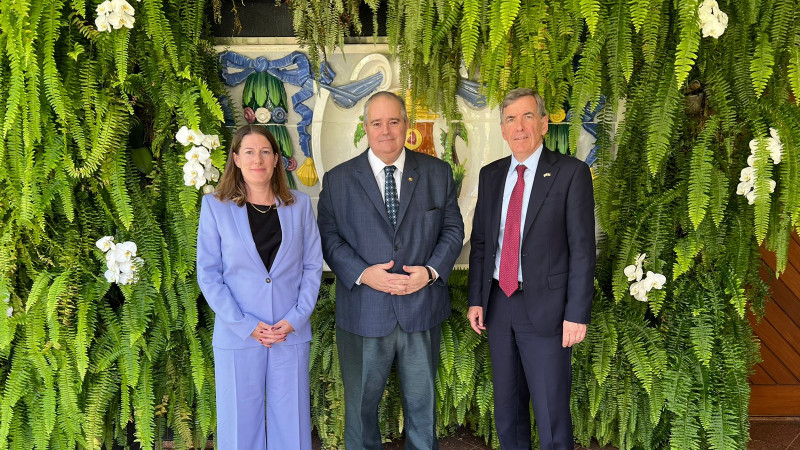 Reunião com embaixadora e ministro britânicos
