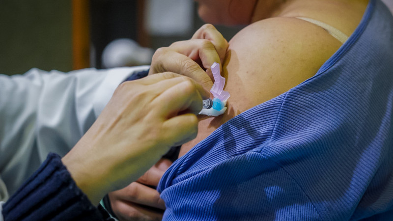Vacinação contra gripe em abrigos do Estado