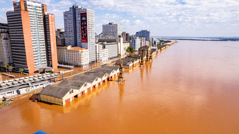 Porto de Porto Alegre passa por avaliação estrutural após enchentes jun24