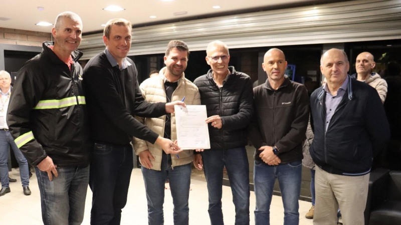 Assinatura de ordem de início de obra do Pavimenta II em Feliz