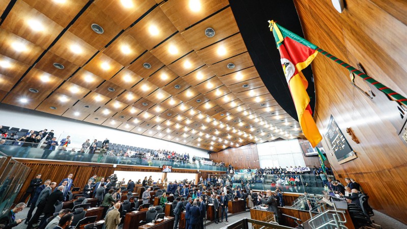Imagem do Plenário da Assembleia durante a votação do projeto de reestruturação das carreiras do funcionalismo