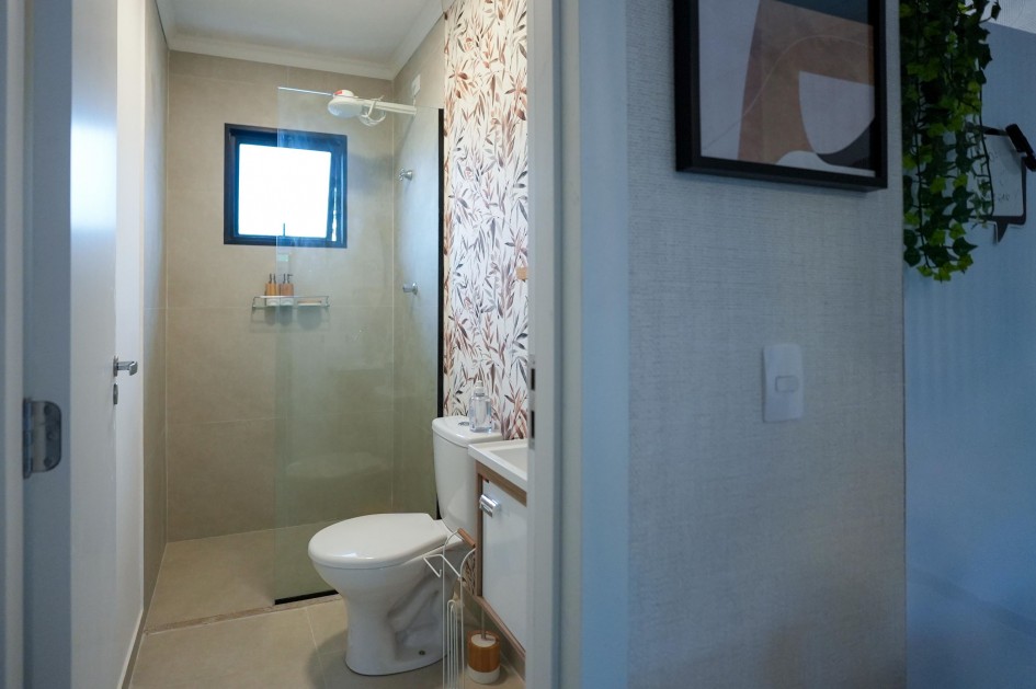 Casas serão entregues com todos os acabamentos, louças de banheiro e eletrodomésticos.