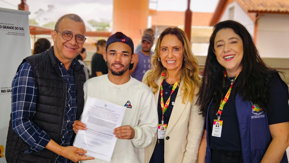 TLF entregues a moradores do loteamento Xará