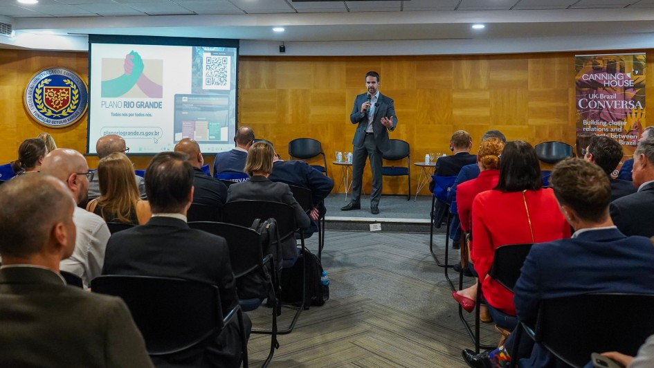 Palestra no UK Brazil Conversa, da Canning House