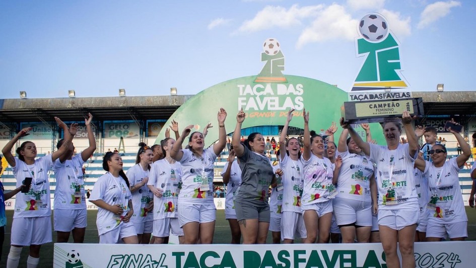 No feminino, o Piratini ergueu a taça depois de vencer o Florescente por 2 a 1